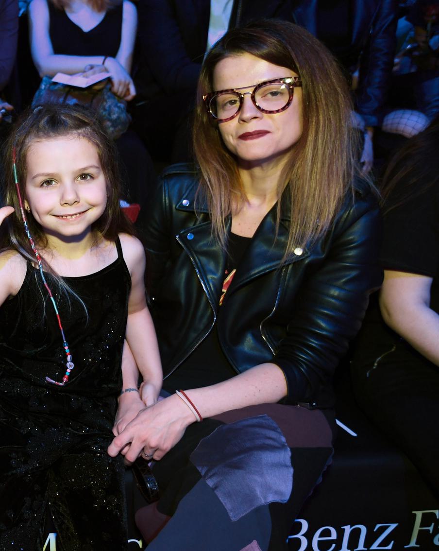 Дочь Ларисы Долиной оказалась должна налоговой службе 47 тысяч рублей. Ангелина Долина, дочь народной артистки России, которая оказалась в центре квартирного скандала, оказалась должна Федеральной налоговой службе 47 тысяч рублей