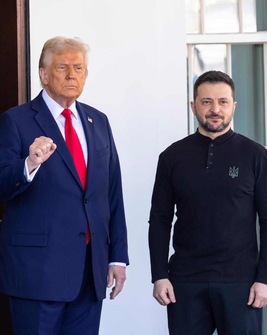 Американские власти планируют отправить Украине больше оружия до Рождества. В Вашингтоне, несмотря на активное обсуждение плана по мирному урегулированию украинского конфликта, планируют отправить Киеву больше оружия для обеспечения ВСУ