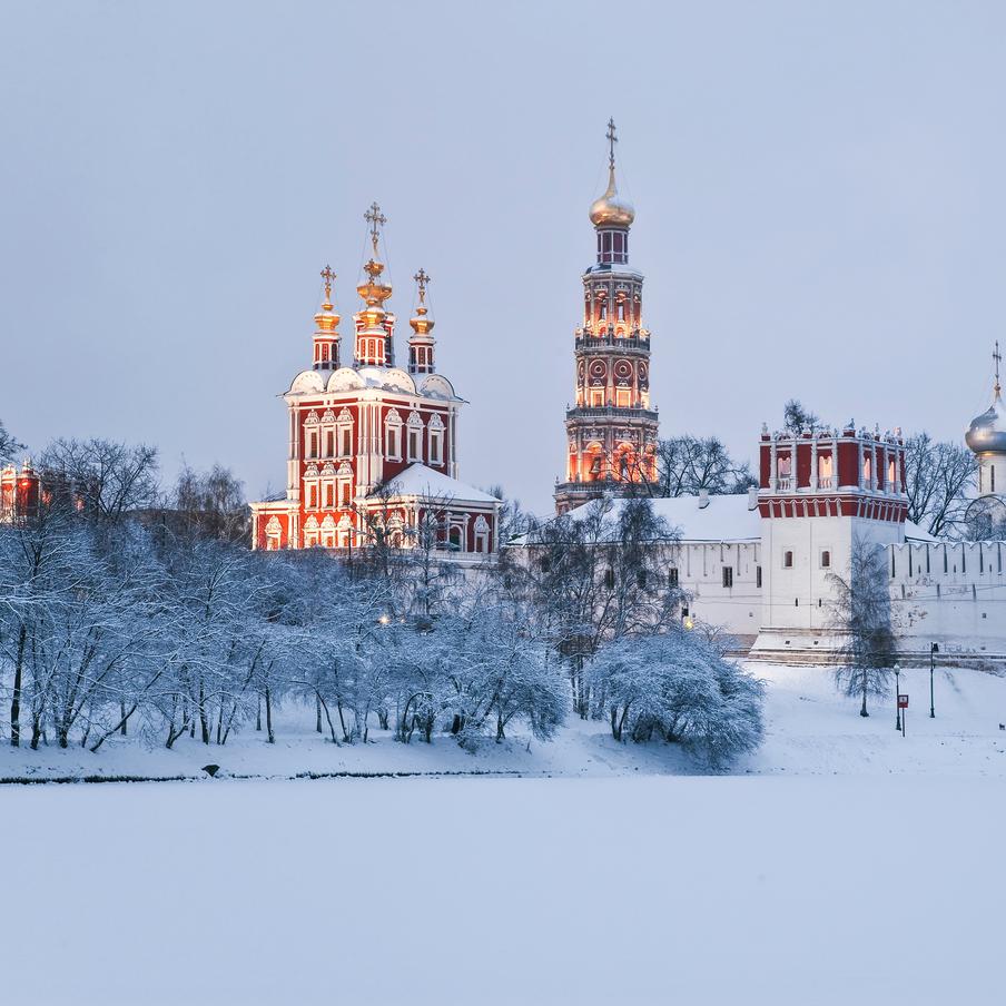 Синоптик заявил, что скоро большая часть территории России будет покрыта снегом. Россиян предупредили о том, что на следующей неделе площадь снега в России увеличится. Из-за выпадения осадков снег окажется почти на всей территории страны