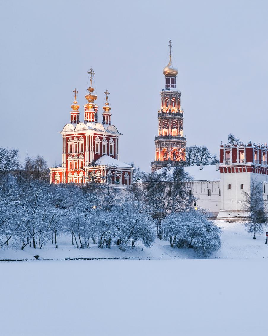 Синоптик заявил, что скоро большая часть территории России будет покрыта снегом. Россиян предупредили о том, что на следующей неделе площадь снега в России увеличится. Из-за выпадения осадков снег окажется почти на всей территории страны