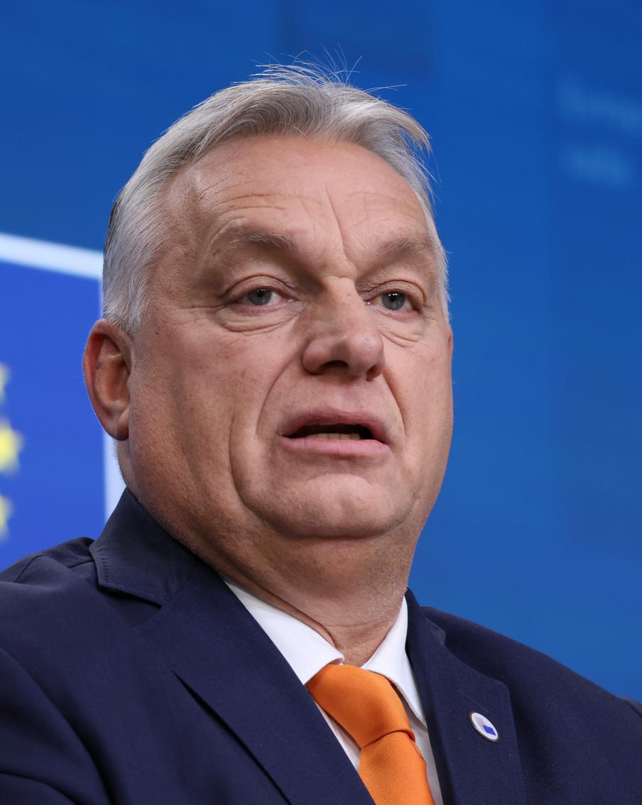 Власти Венгрии заявили о желании Евросоюза начать войну с Россией к 2030 году. Венгерский премьер-министр Виктор Орбан считает, что европейские власти приняли решение готовиться к началу полномасштабного конфликта с Россией к 2030 году