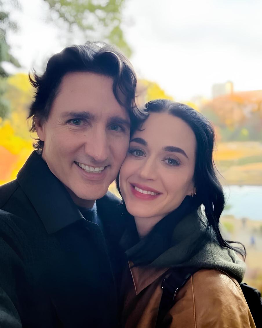 Американская певица Кэти Перри поделилась первыми совместными фото с Трюдо. Бывший премьер-министр Канады Джастин Трюдо и популярная американская певица Кэти Перри впервые показали совместные фото в социальных сетях артистки