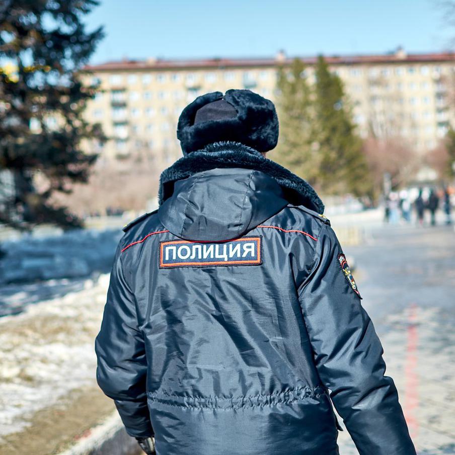 В Новосибирской области задержаны подозреваемые в поджоге железной дороги. Правоохранительные органы задержали группу подозреваемых в поджоге инфраструктуры железной дороги подростков. Всего были арестованы восемь человек