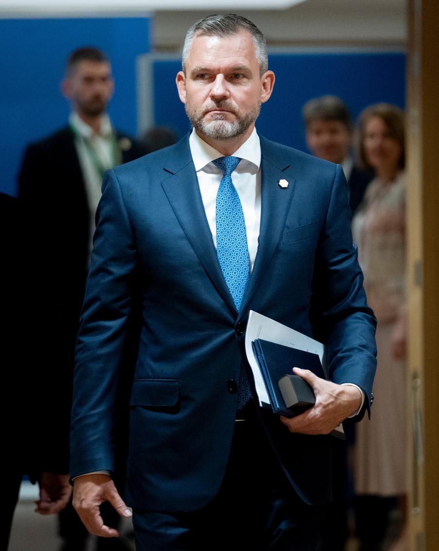 Президента Словакии Пеллегрини внесли в базу "Миротворца". Как стало известно РИА "Новости" из базы данных сайта "Миротворец", в субботу в списке лиц, которым, по мнению ресурса, оказывается поддержка Российской Федерации, появился президент Словакии Петр Пеллегрини