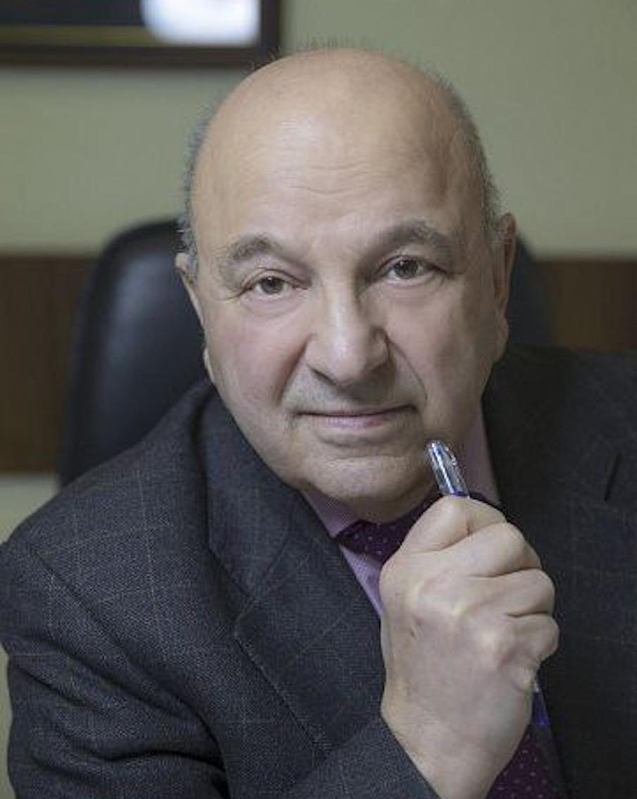 Виктор Александрович Тутельян, научный руководитель "ФИЦ Питания и биотехнологии", академик РАН.