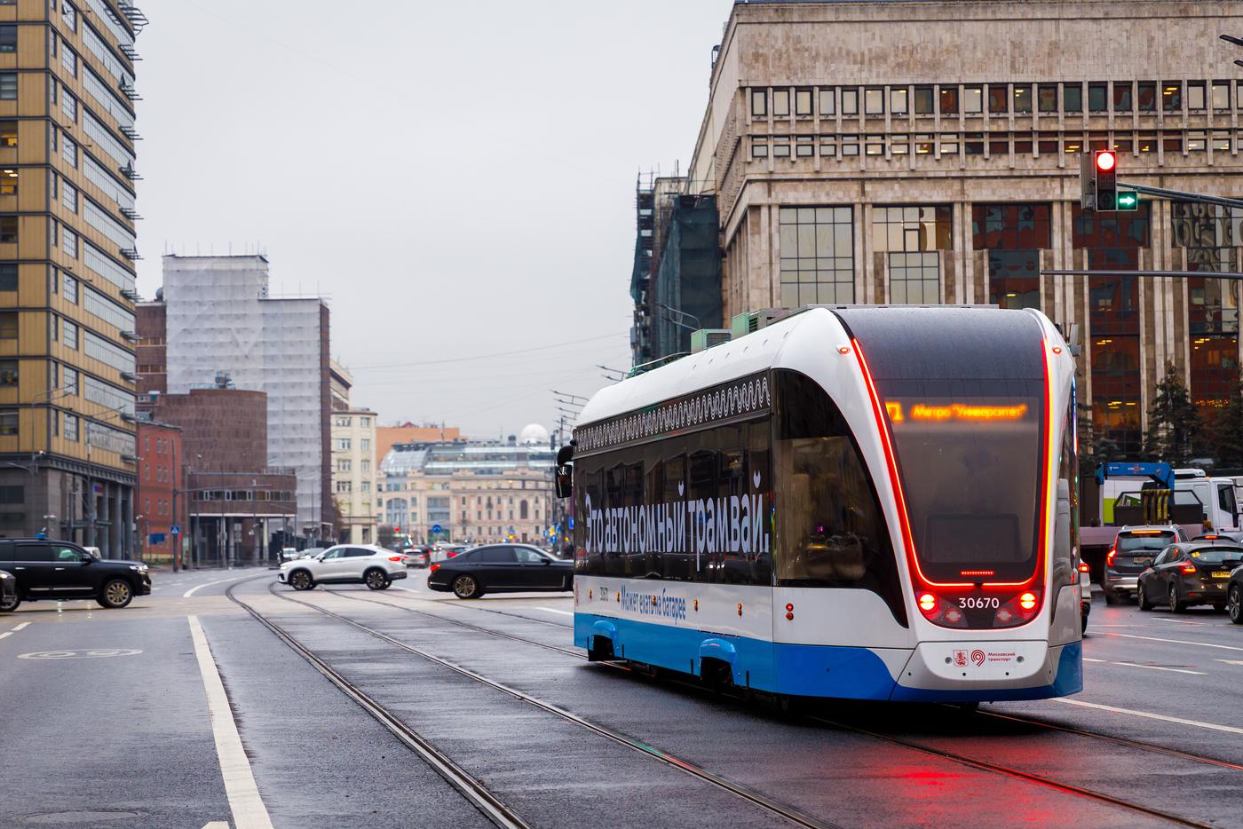 Более 10 млн руб. взыскано с водителей за нарушения работы трамваев с начала года