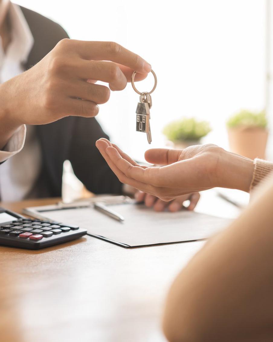 ФНС предлагает ввести налоговые вычеты для арендаторов жилья – к чему это приведёт