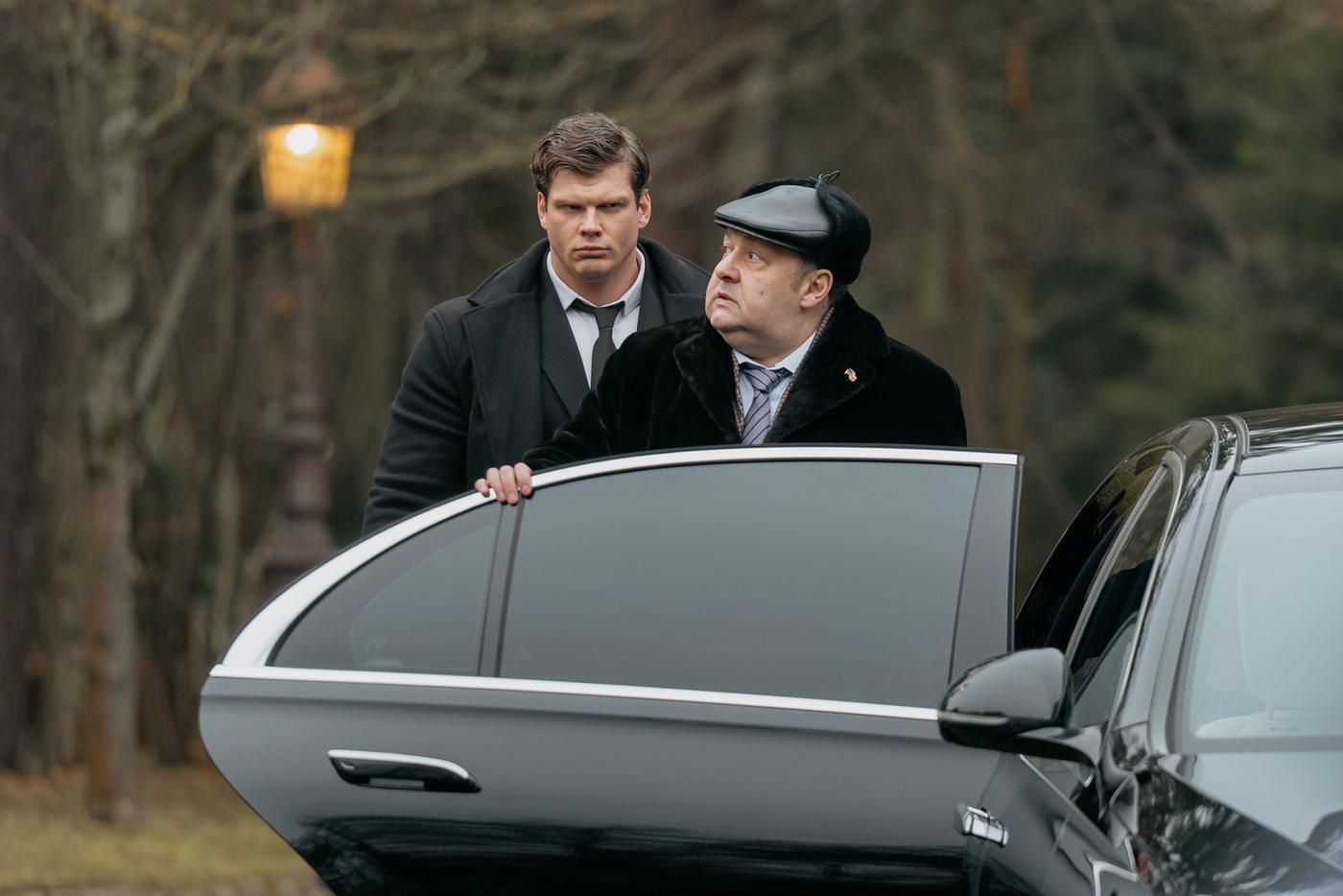 Мэр Усть-Шахтинска (Борис Эстрин) приехал к Ворону.