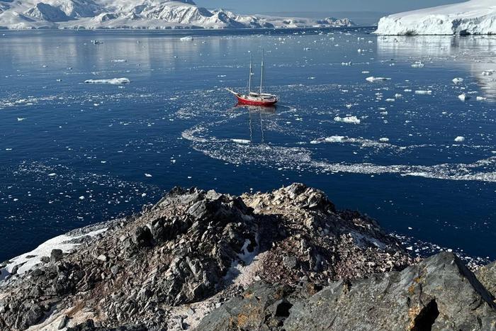 Призраки, ледяное крещение и возвращение забытых имён: завершилась экспедиция "Русская Антарктика – под созвездием Южного Креста"