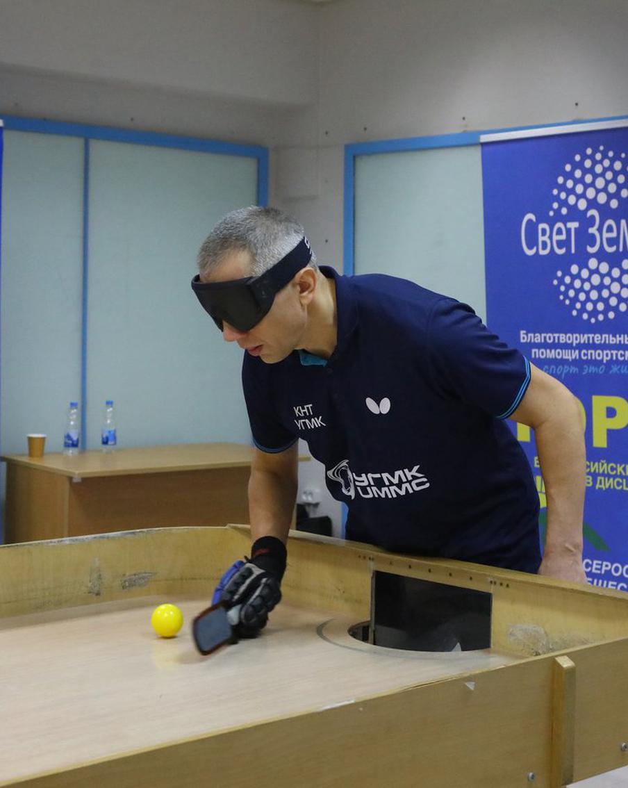 "Меня обыграли вслепую": в Москве прошёл турнир на настольному теннису для незрячих