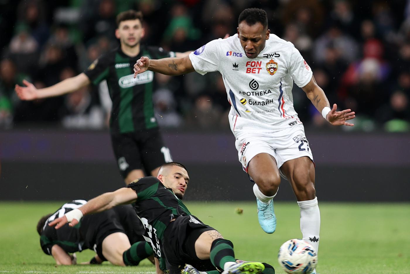 Шансы москвичей на золото тают. Как прошла осенняя часть РПЛ