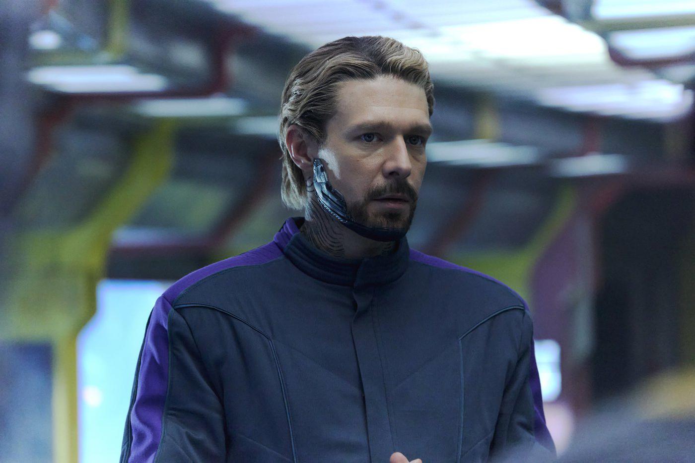 Космический воин Тео в исполнении Никиты Ефремова. 