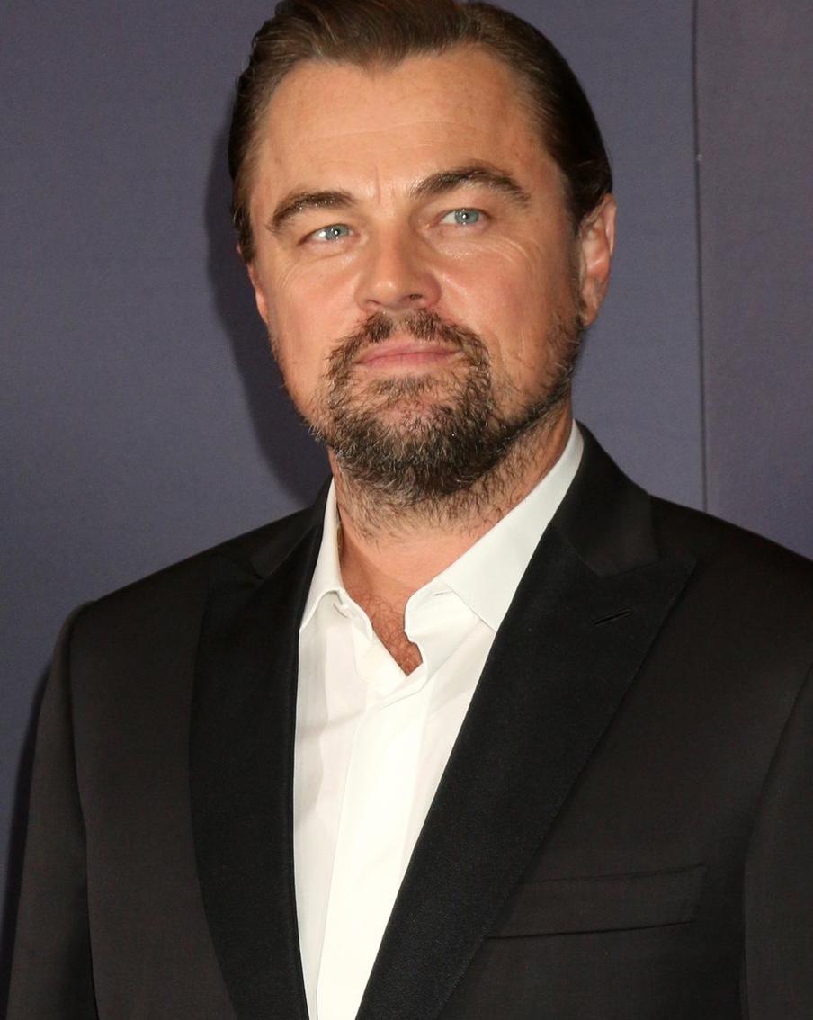 ДиКаприо стал артистом года и посоветовал не привлекать к себе внимания