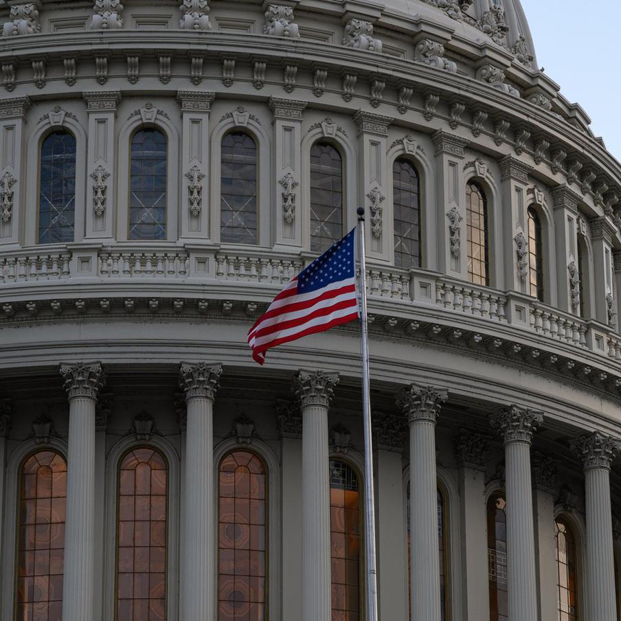 Конгресс США будет рассматривать инициативу о выходе из НАТО. В палату представителей внесён законопроект HR 6508, предлагающий вывести Соединённые Штаты из НАТО. Автор инициативы Томас Масси утверждает, что альянс утратил актуальность и стал финансовой обузой