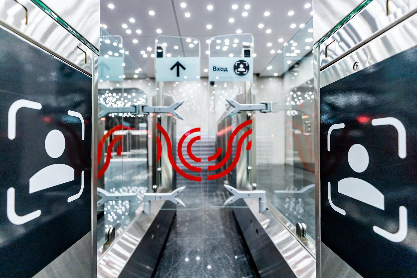 Возможность оплаты проезда по биометрии теперь есть на всех турникетах метро и МЦК