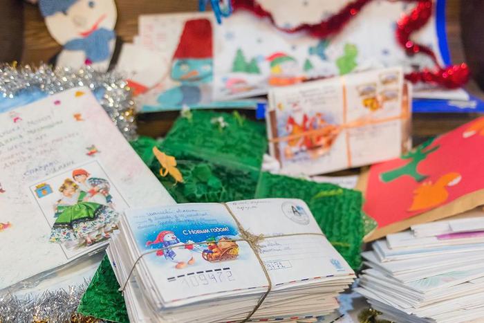 На Болотной площади в рамках "Зимы в Москве" можно отправить письмо Деду Морозу