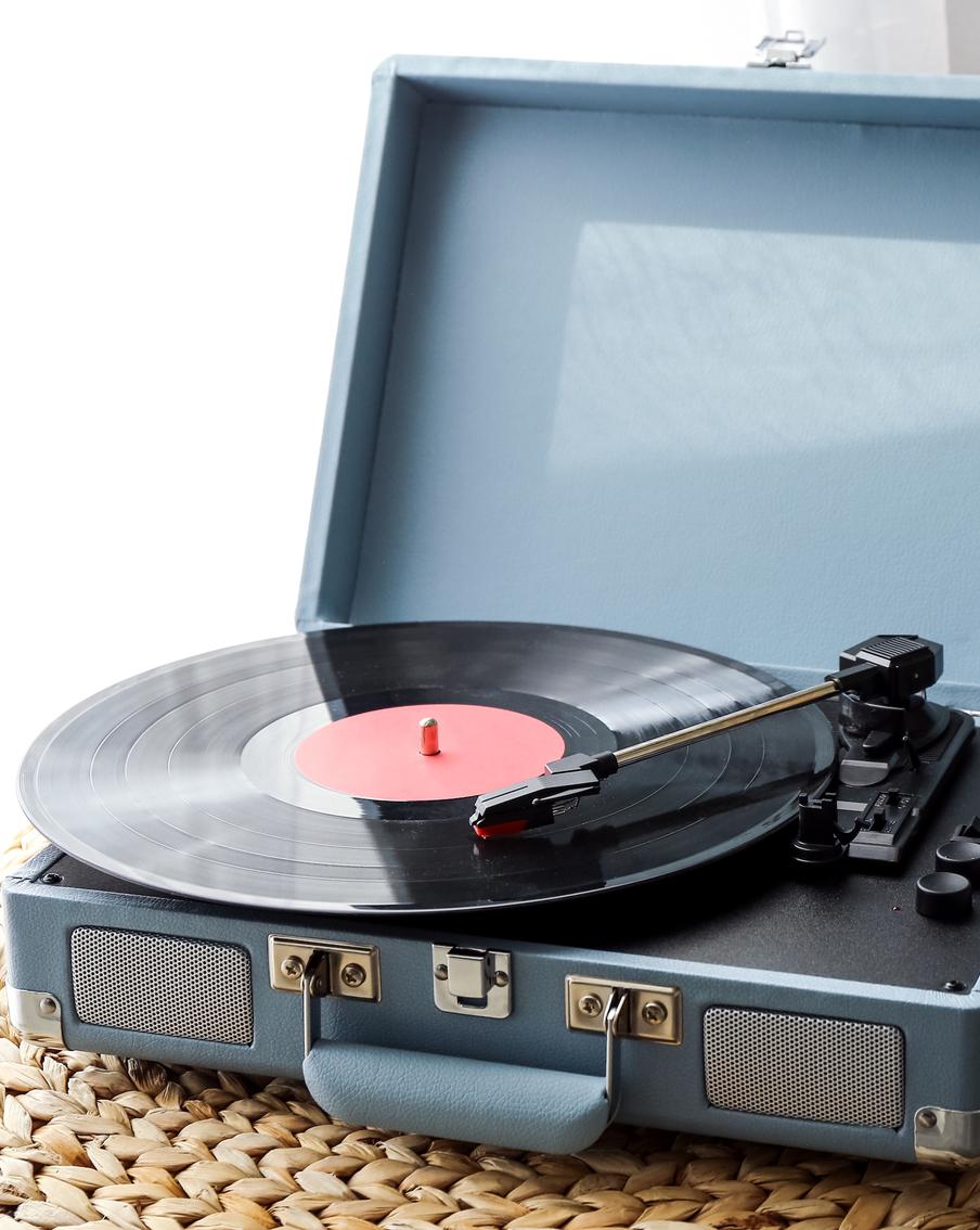 "Мелодия" возобновила выпуск пластинок – журналисты Metro вспоминают детство