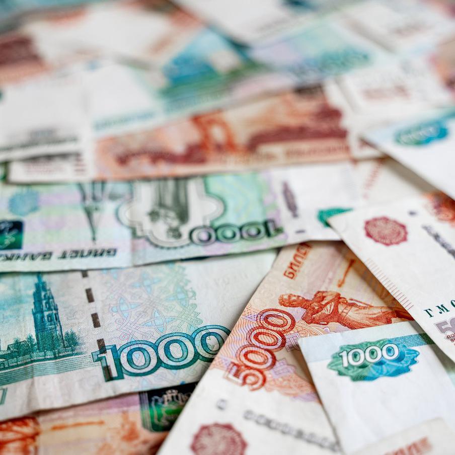 Социальные пенсии вырастут: средняя выплата превысит 16 тысяч рублей. В апреле 2026 года социальные пенсии увеличат почти на 7 процентов. После индексации средний размер выплат достигнет 16 590 рублей, что закреплено в подписанном законе