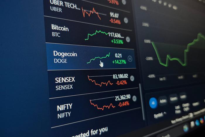 ЦБ обсудил осторожный допуск неквалифицированных инвесторов к крипте