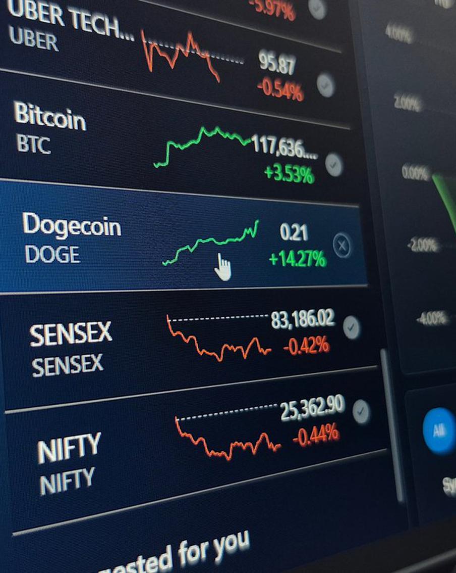 ЦБ предупредил о рисках допуска неквалифицированных инвесторов к крипторынку. Банк России заявил, что допуск неквалифицированных инвесторов к криптовалютам требует осторожности. Для розничных инвесторов планируется ограничение доступа к наиболее ликвидным инструментам