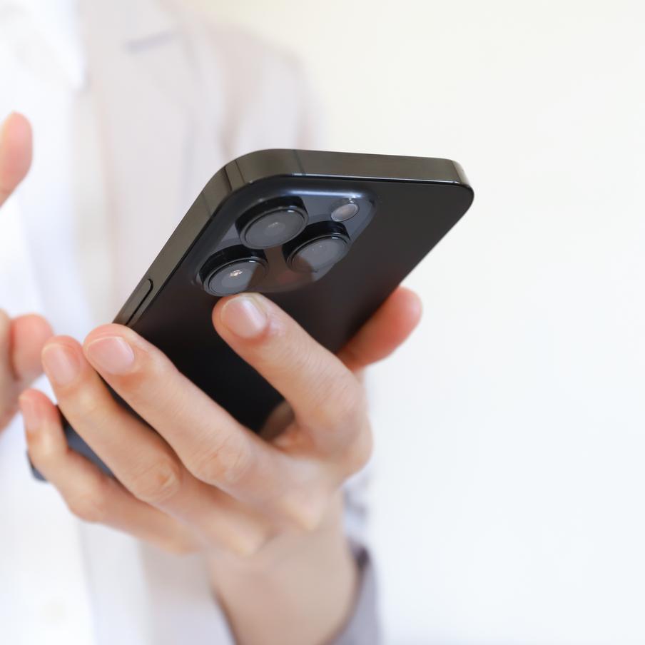 В Петербурге ограничили мобильный интернет после угрозы атаки дронов. В Санкт-Петербурге и Ленинградской области временно ограничили работу мобильного интернета. Связисты объясняют перебои мерами безопасности, принятыми после ночной угрозы атаки беспилотников