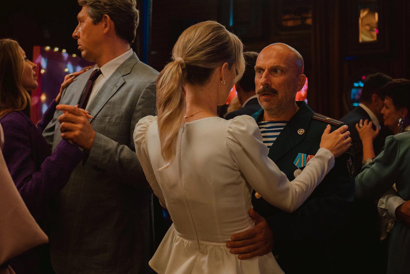 Кадр из фильма "Ёлки 12".