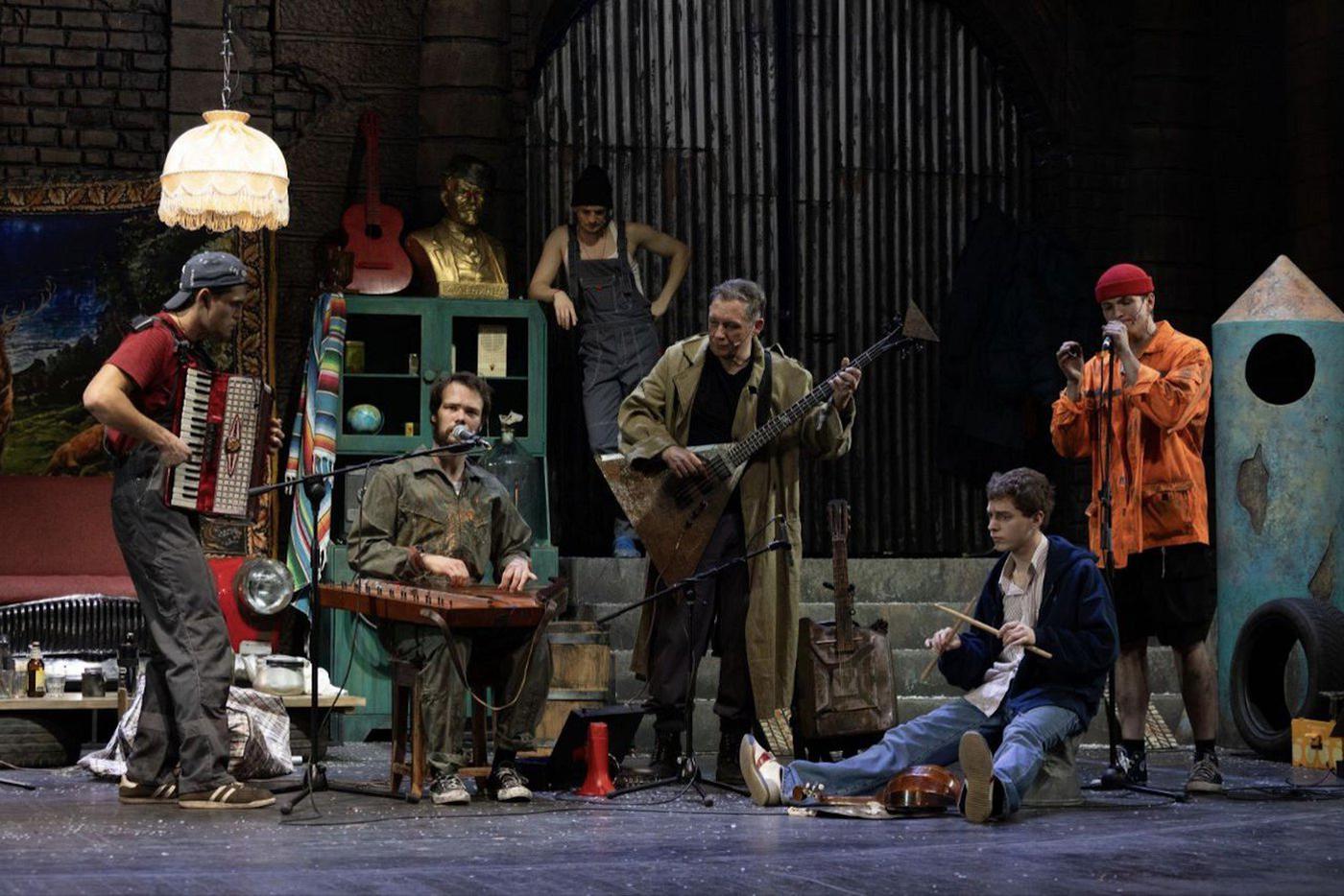 Спектакль "___ НА РУСИ___ ХОРОШО".