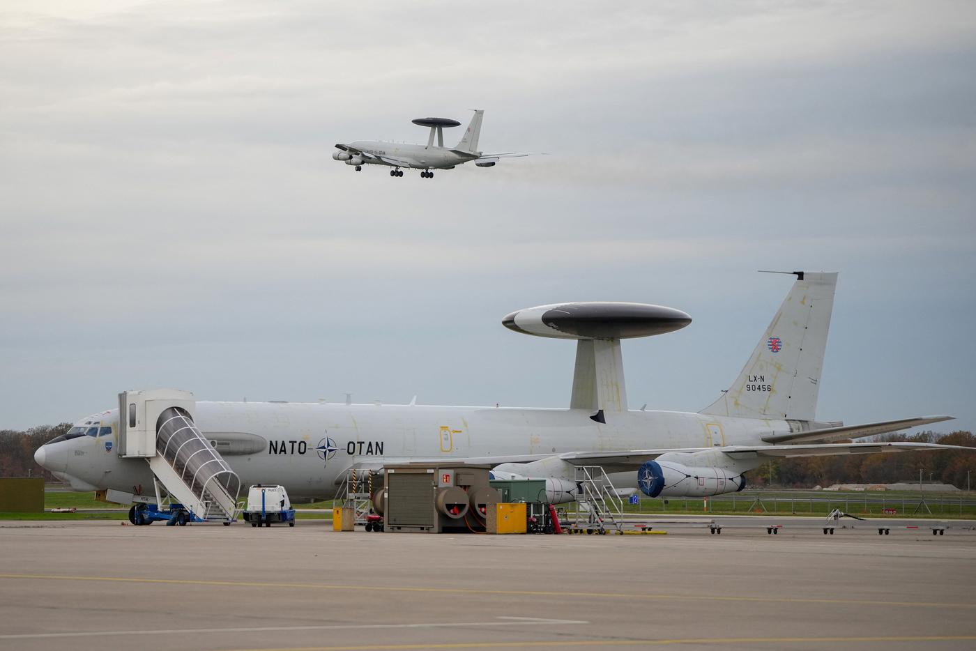 Генсек НАТО объявил о "войне с Россией" после появления самолётов возле Крыма