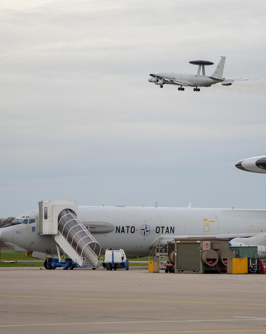 Генсек НАТО объявил о "войне с Россией" после появления самолётов возле Крыма