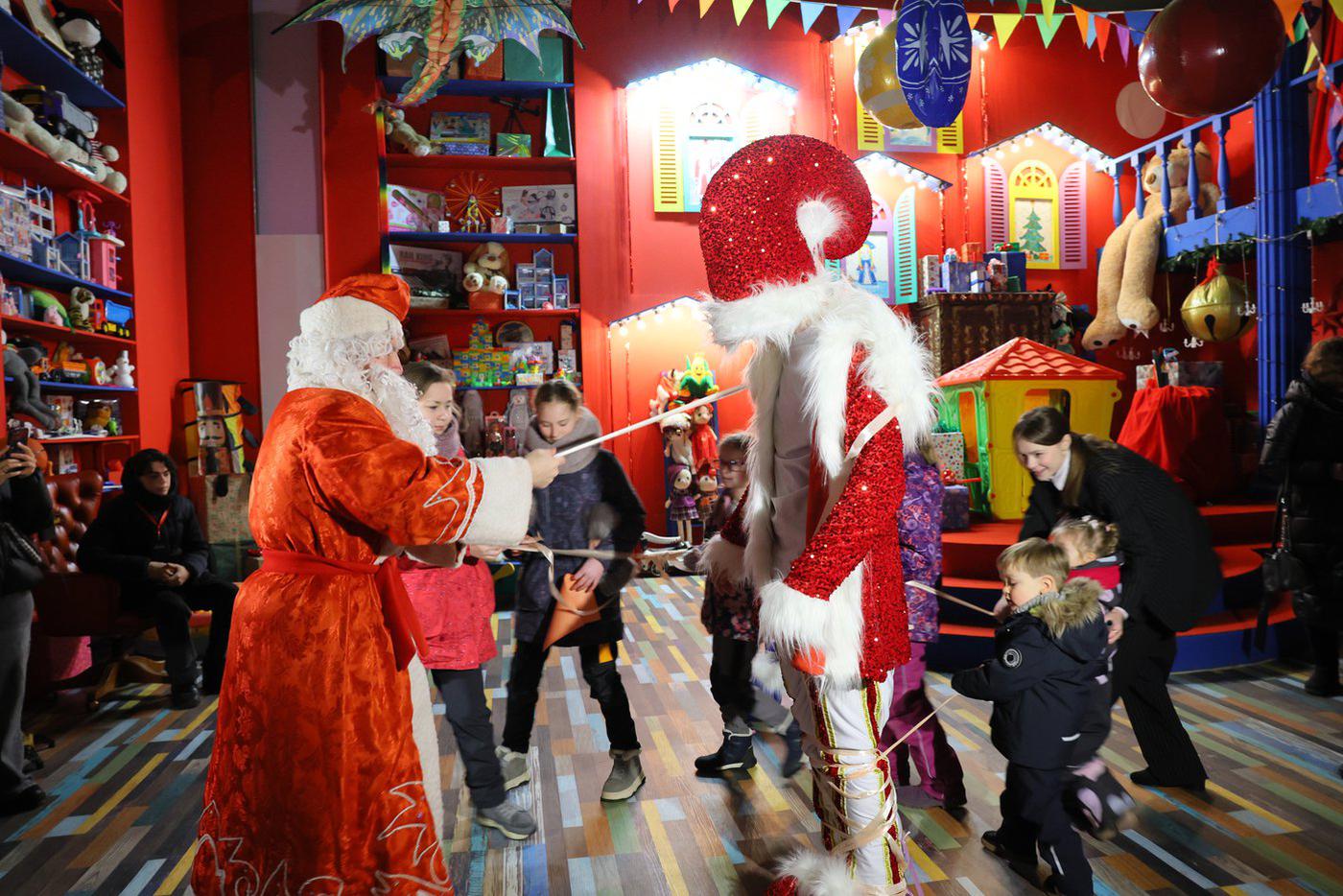 Что просят дети у Деда Мороза в Москве