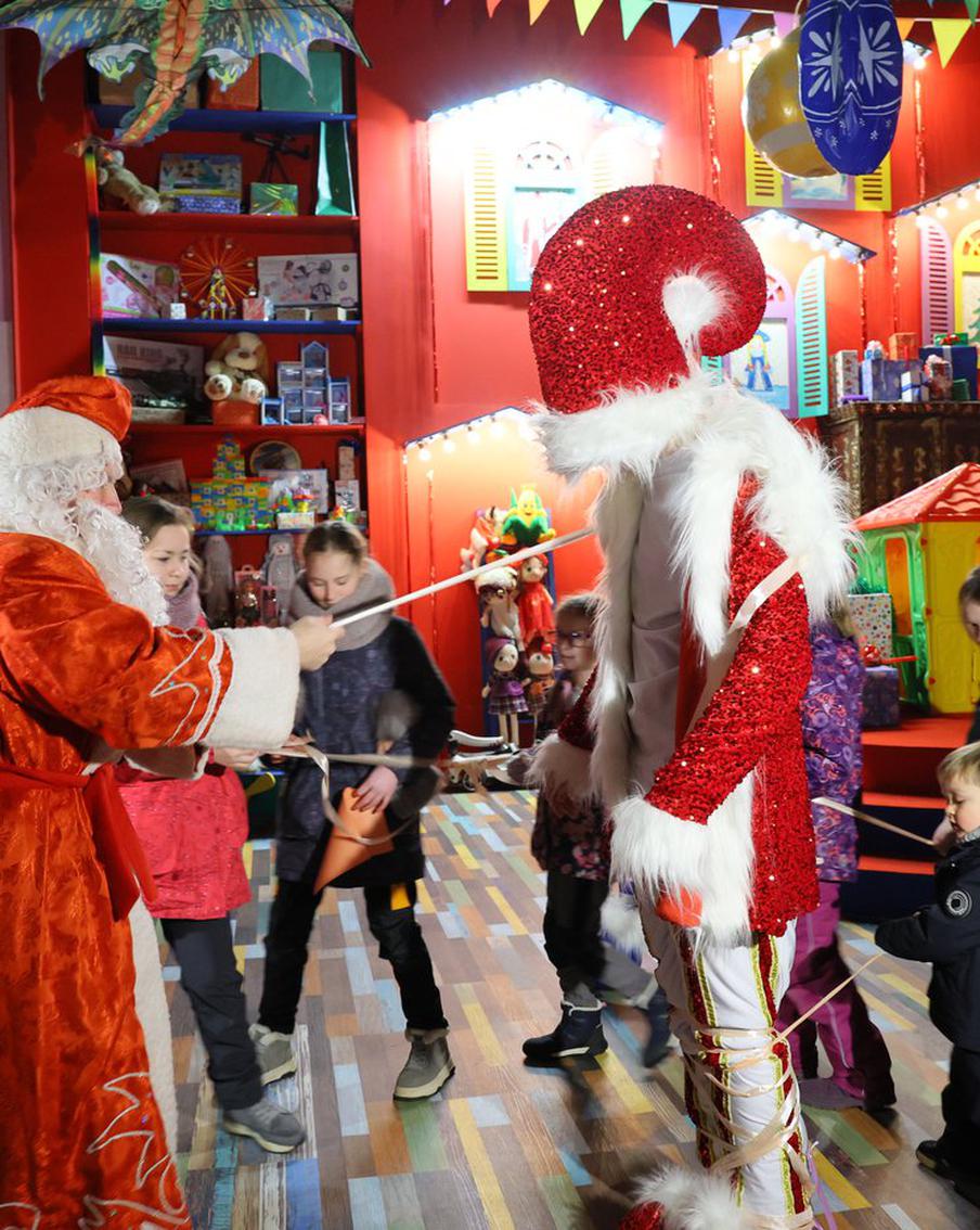 Что просят дети у Деда Мороза в Москве