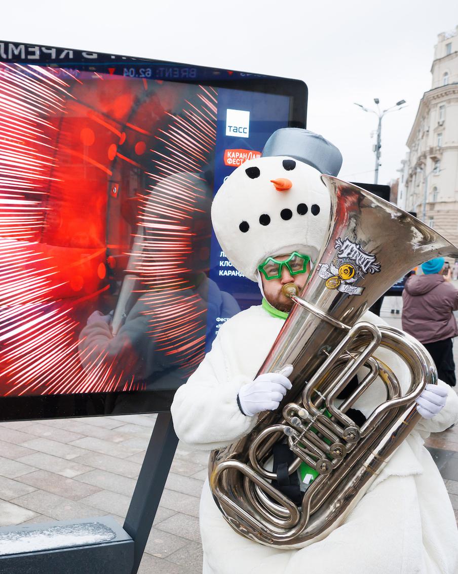В сквере на Тверском бульваре открылась выставка к 125-летию клоуна Карандаша