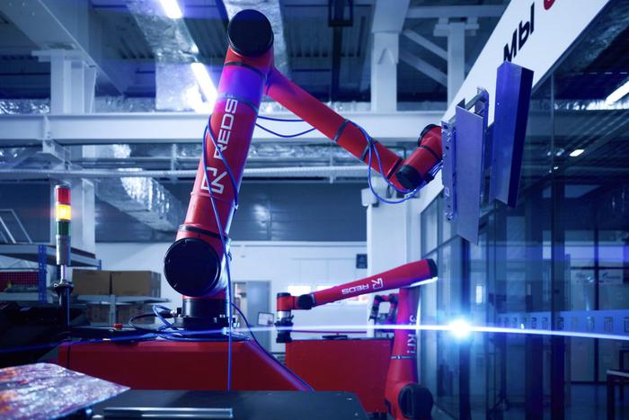 Собянин: Около 25 компаний занимаются производством роботов в Москве