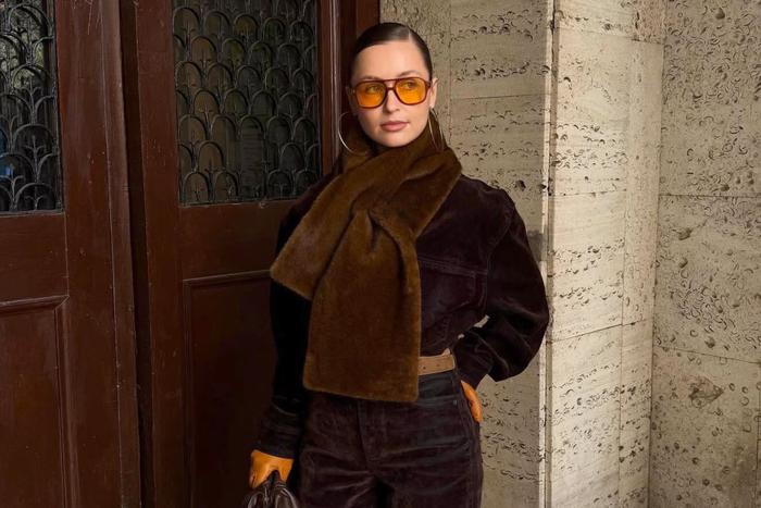 Велюровые брюки возвращаются: лучшие силуэты и оттенки 2026 года