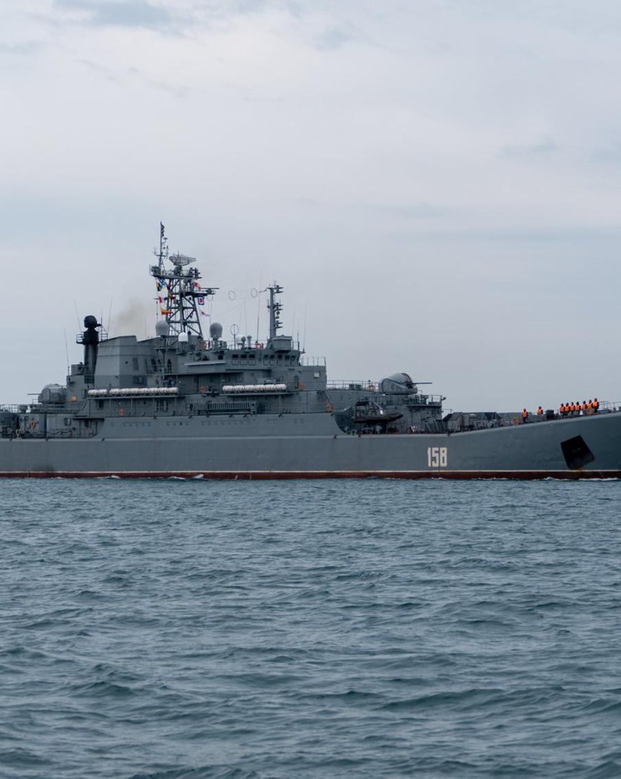 ВСУ заявили о новой атаке на нефтетанкер в Чёрном море: как Россия может обезопасить судоходство в регионе