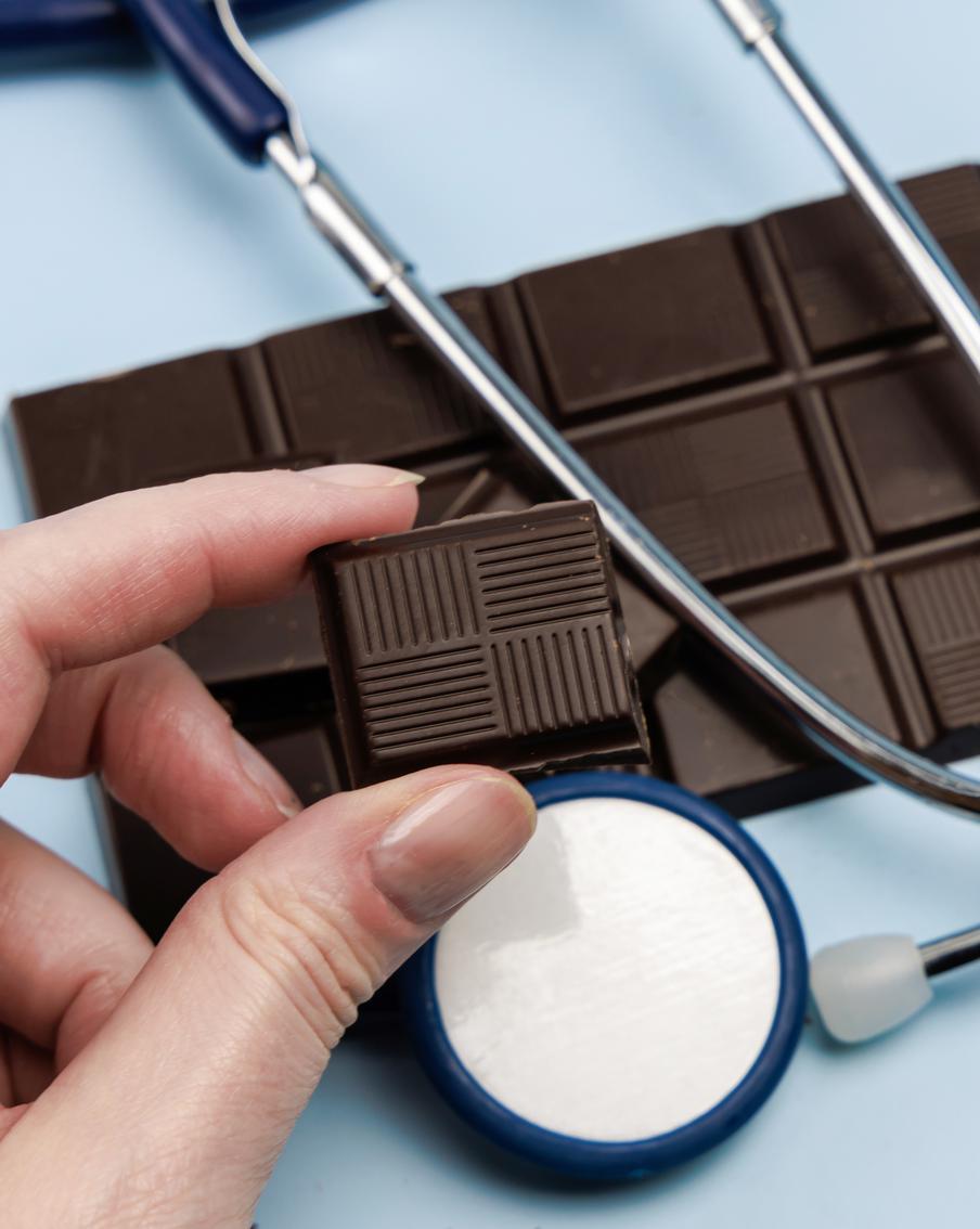 Теобромин из тёмного шоколада связали с более медленным старением организма