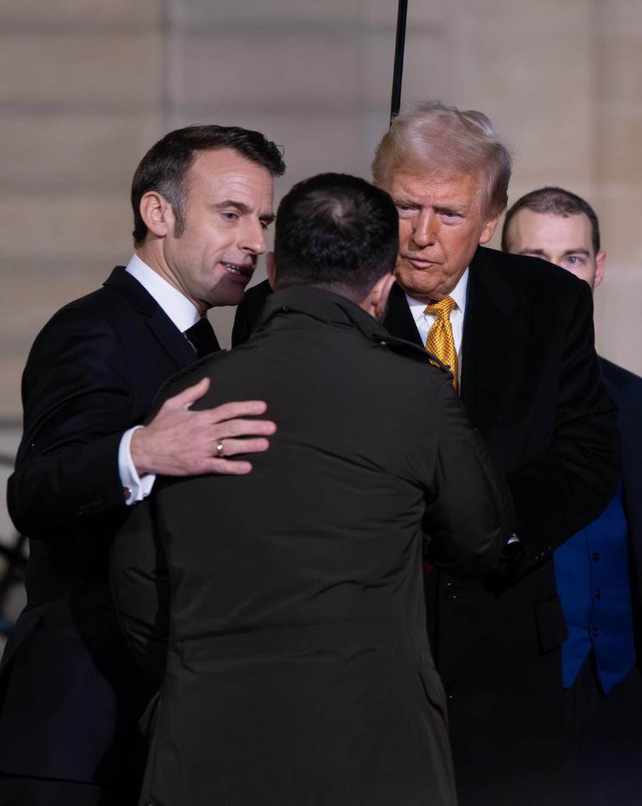 Встреча по вопросу мирного урегулирования на Украине в Париже отменена. Совместная встреча представителей ЕС, США и Украины, на которой планировалось обсудить завершение украинского конфликта, отменена. Она должна была пройти в Париже 13 декабря