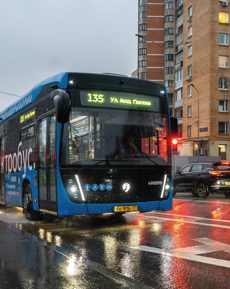 Новые выделенные полосы заработали в Москве  : показываем схемы проезда