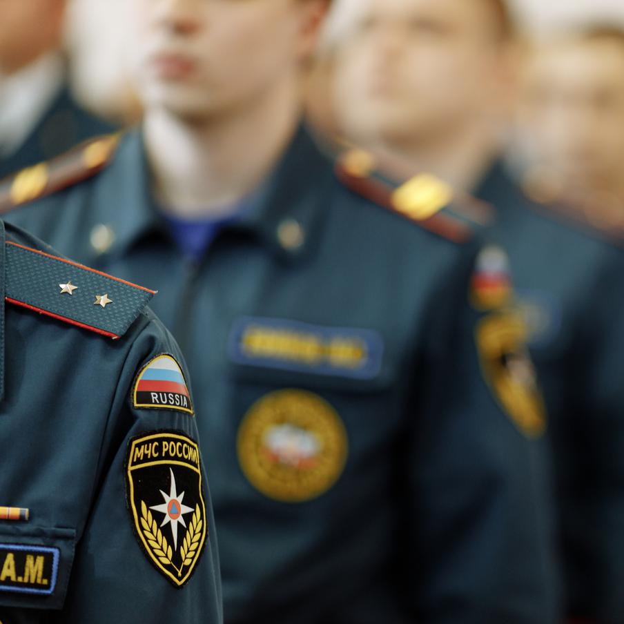 С заваленной снегом трассы в Саратовской области эвакуировали около 150 человек. Экстренные службы вызволили из плена заваленной снегом трассы в Саратовской области около 150 человек. Среди них, в том числе, оказались 34 ребёнка