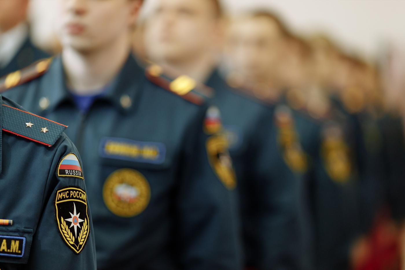 С заваленной снегом трассы в Саратовской области эвакуировали около 150 человек