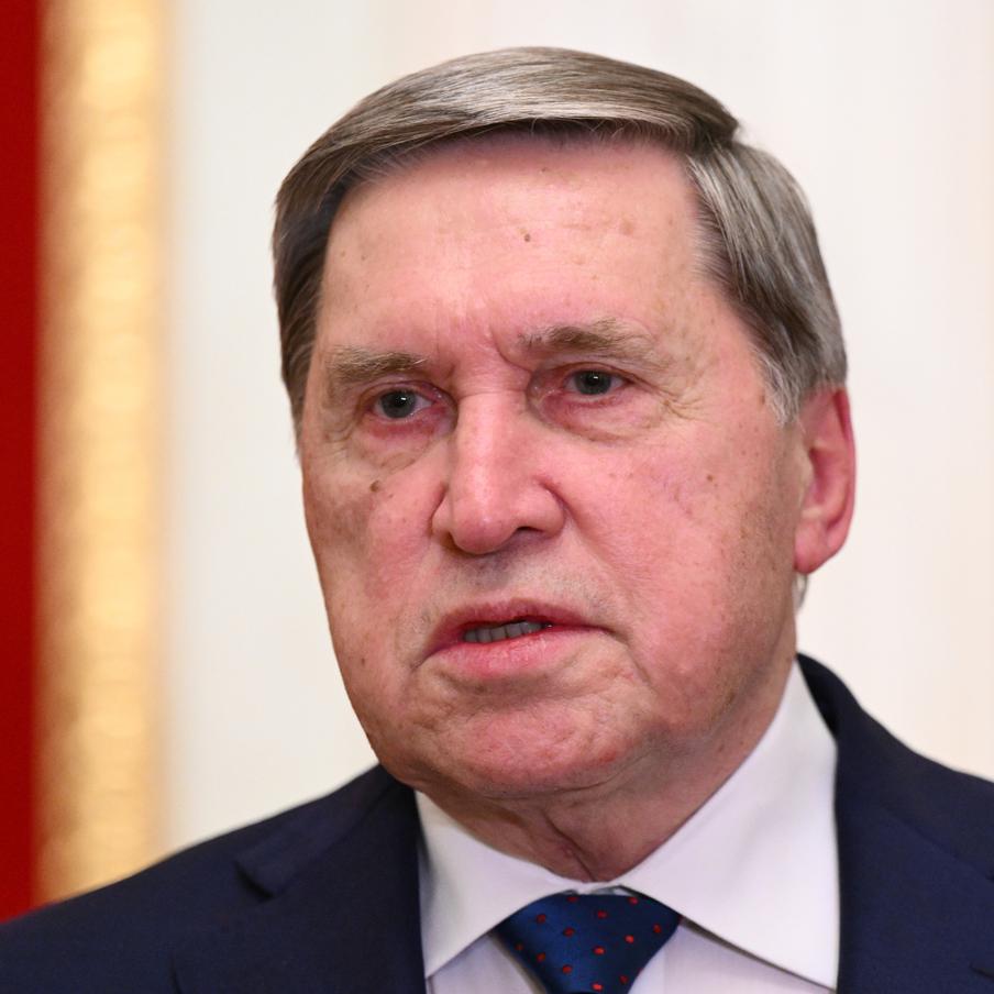 В Кремле отвергли "корейский сценарий" завершения конфликта на Украине. Российские власти не рассматривают "корейский сценарий" разграничения территорий при мирном урегулировании конфликта на Украине. Отмечается, что такой вариант не обсуждался на переговорах