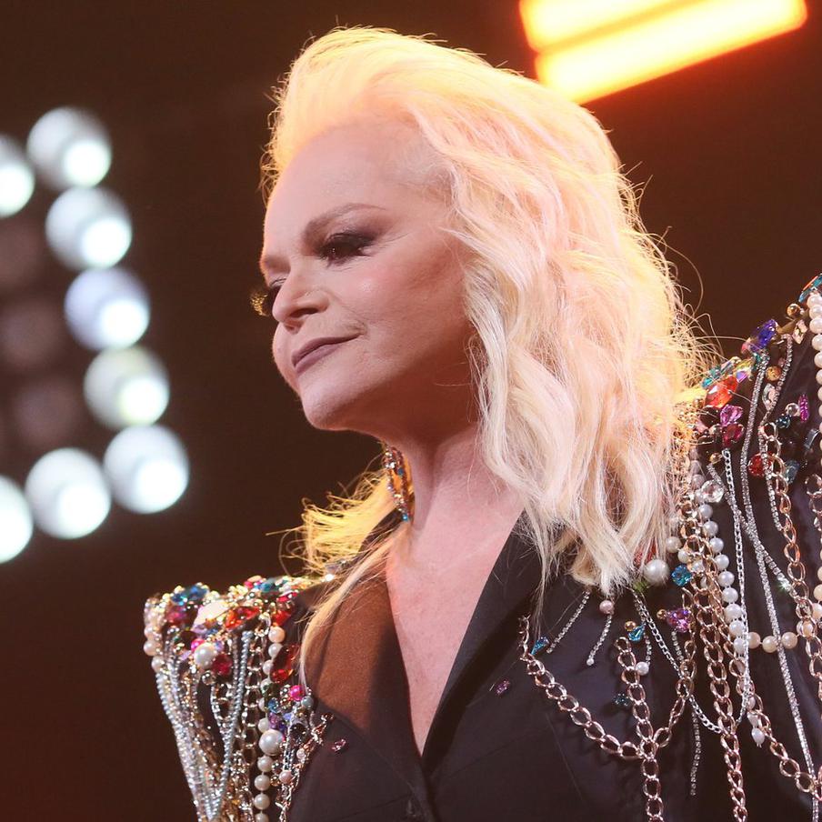 Адвокат Лурье обвинила Ларису Долину в осознанной продаже своей квартиры. Защита лишённой купленной у артистки квартиры Полины Лурье заявила, что Долина продала недвижимость не под воздействием мошенников, а вполне осознанно