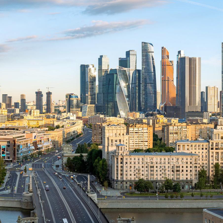 Москвичу впервые удалось отсудить обратно проданную пенсионеркой квартиру. Российский суд впервые вынес решение в пользу купившего у пенсионерки квартиру москвича. Ранее суд в подобных делах, где фигурирует "бабушкина схема", вставал на сторону старшего поколения