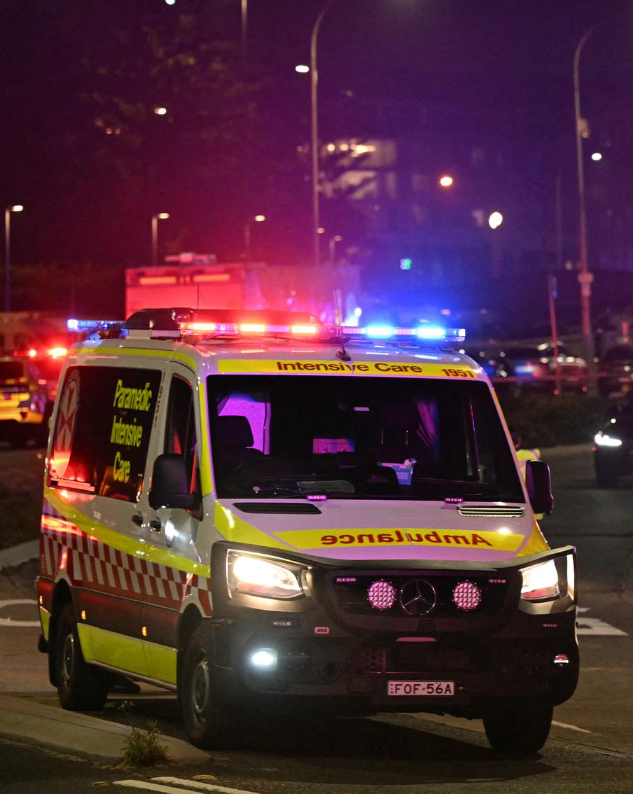 Количество погибших при теракте на пляже в Сиднее увеличилось до 12 человек. Стало известно о том, что количество погибших при теракте на праздновании Хануки в Сиднее увеличилось. Жертвами расстрела стали 12 человек, находившихся на пляже Бонди-Бич