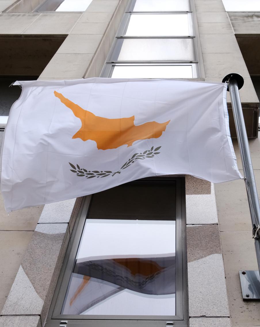 Власти Кипра приняли решение упростить получение виз для россиян с 15 декабря. Кипр упростил правила получения визы страны для россиян. В рамках этой инициативы в восьми российских городах откроются кипрские визовые центры