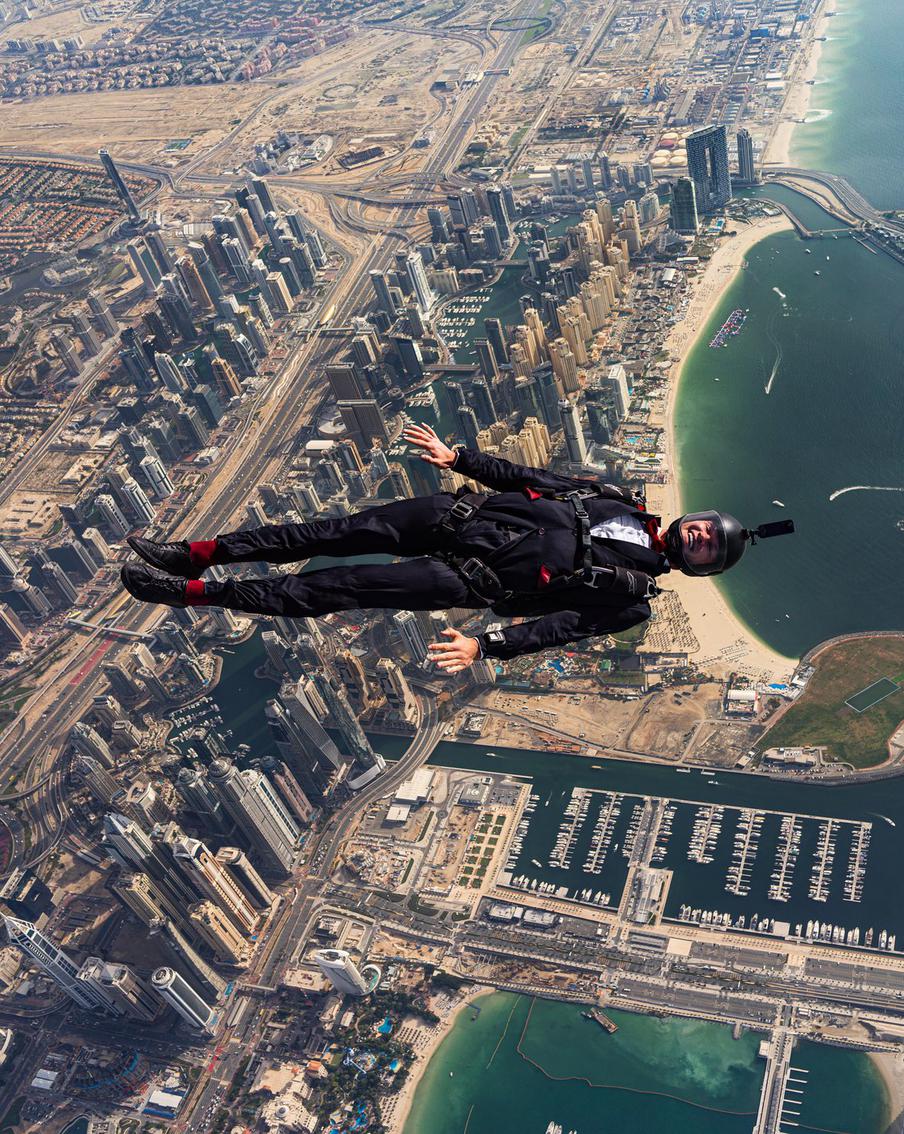 В небе над Дубаем.