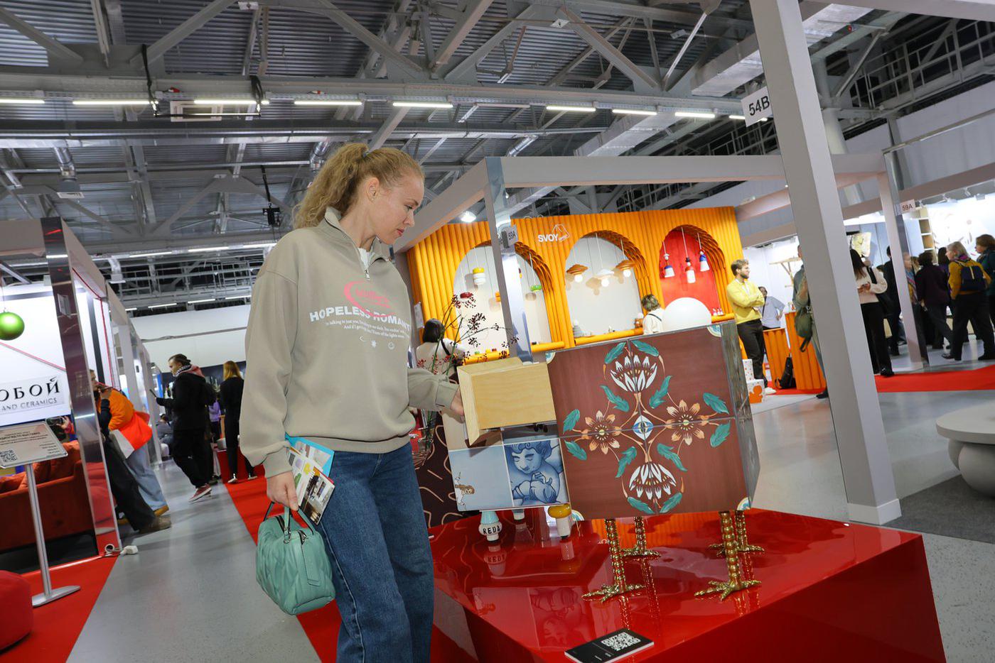 В такой тумбочке хочется хранить только зелья, снадобья и корешки.