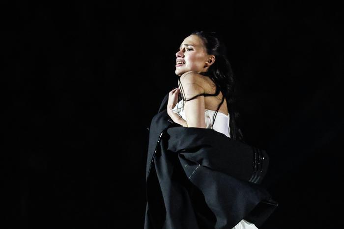 Загитова станцевала на палубе "Академика Ломоносова"