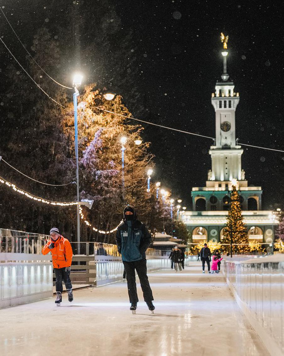 Новый масштабный каток начал работу на Северном речном вокзале