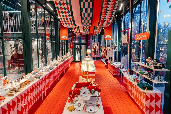 Афиша на 16 декабря: разгадываем тайну московского метро, покупаем подарки и помогаем детям